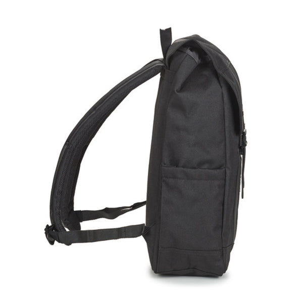 Herschel retreat bag side view