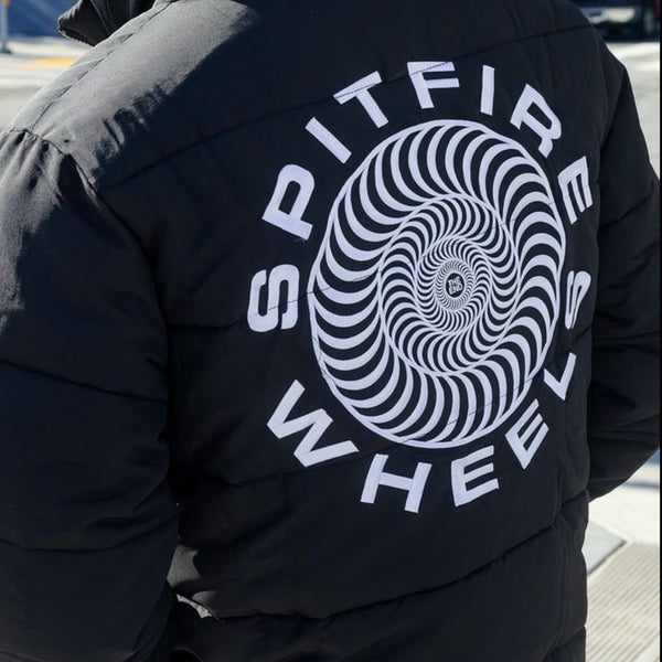 PITFIRE 87 SWIRL PUFFY JACKET BLACK BACK LIFESTYLE IMAGE